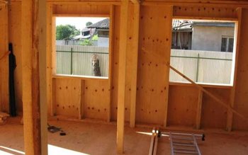 Использование фанеры в каркасном домостроении: основные узлы и технологии