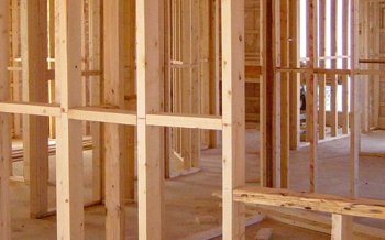 Как фанера облегчает создание мобильных перегородок