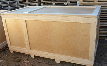 Как фанера используется в производстве упаковки и транспортных контейнеров